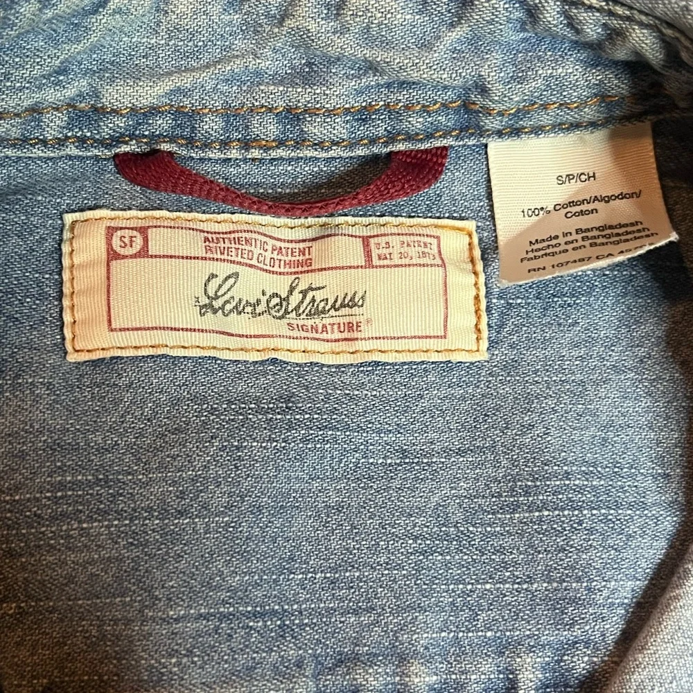 👖 VINTAGE Levi Strauss Signature Denim Button-Up‎ Shirt - Size S